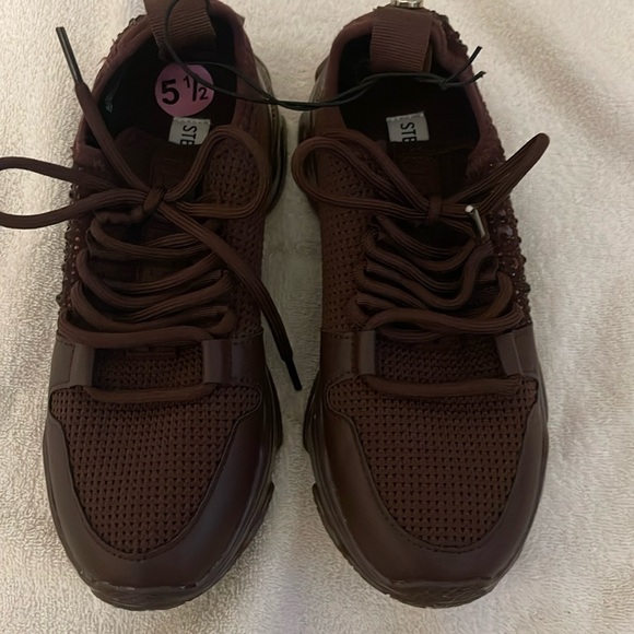NWT Steve Madden sneakers - Picture 1 of 6